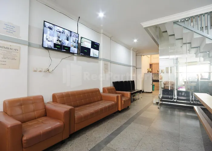 Family Residence Mitra Reddoorz Jakarta