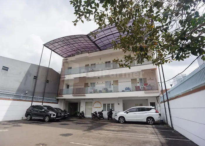 Family Residence Mitra Reddoorz Jakarta